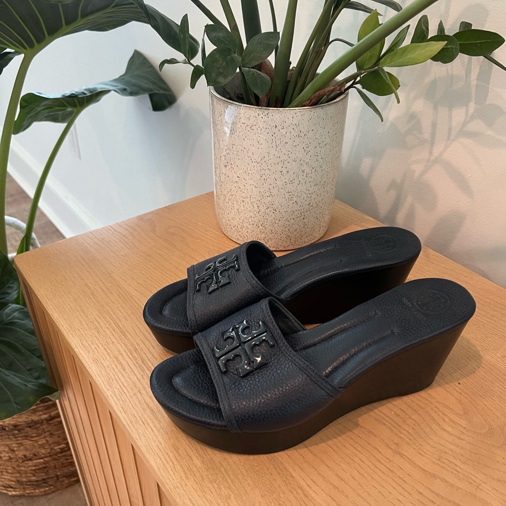 size 9 - Tory Burch Selma Mid Wedge - Navy